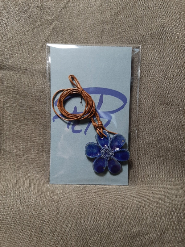 Teija Rusila Art. Ceramic flower necklace - dark blue