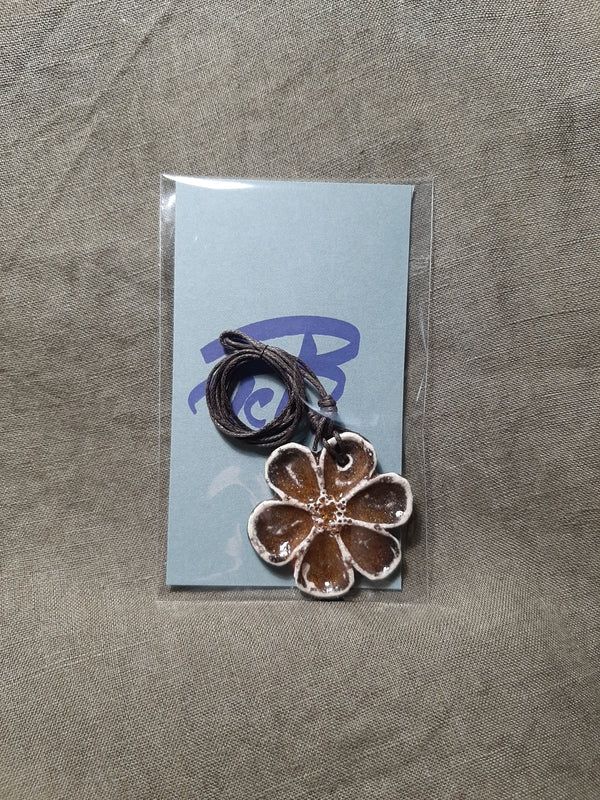 Teija Rusila Art. Ceramic flower necklace - brown (6 petals)